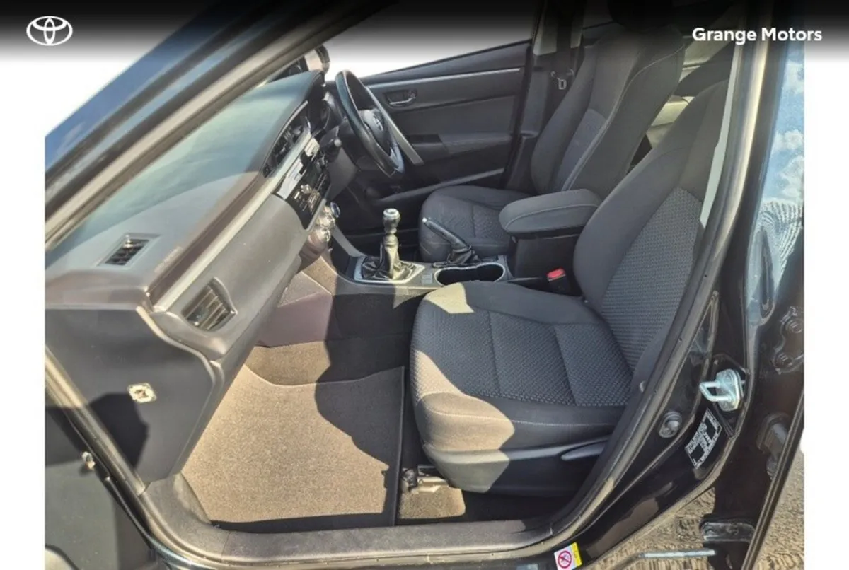 Toyota Corolla Saloon, Diesel, 2015, Grey
