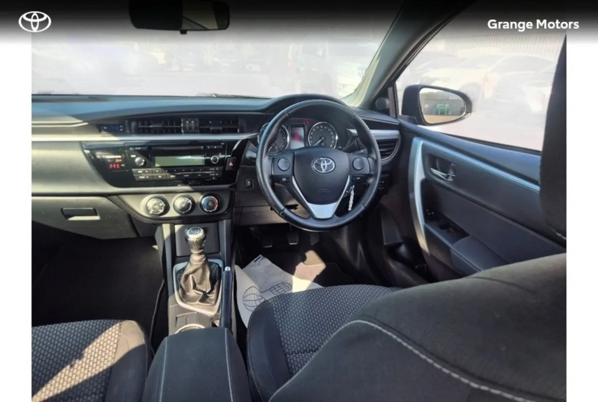 Toyota Corolla Saloon, Diesel, 2015, Grey