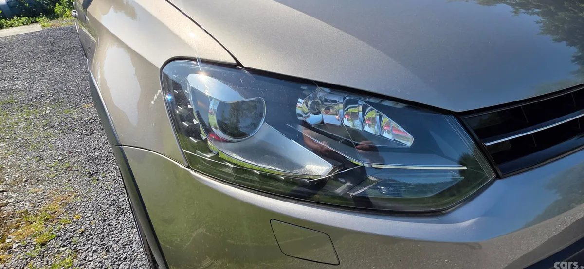Volkswagen Polo Hatchback, Petrol, 2017, Gold