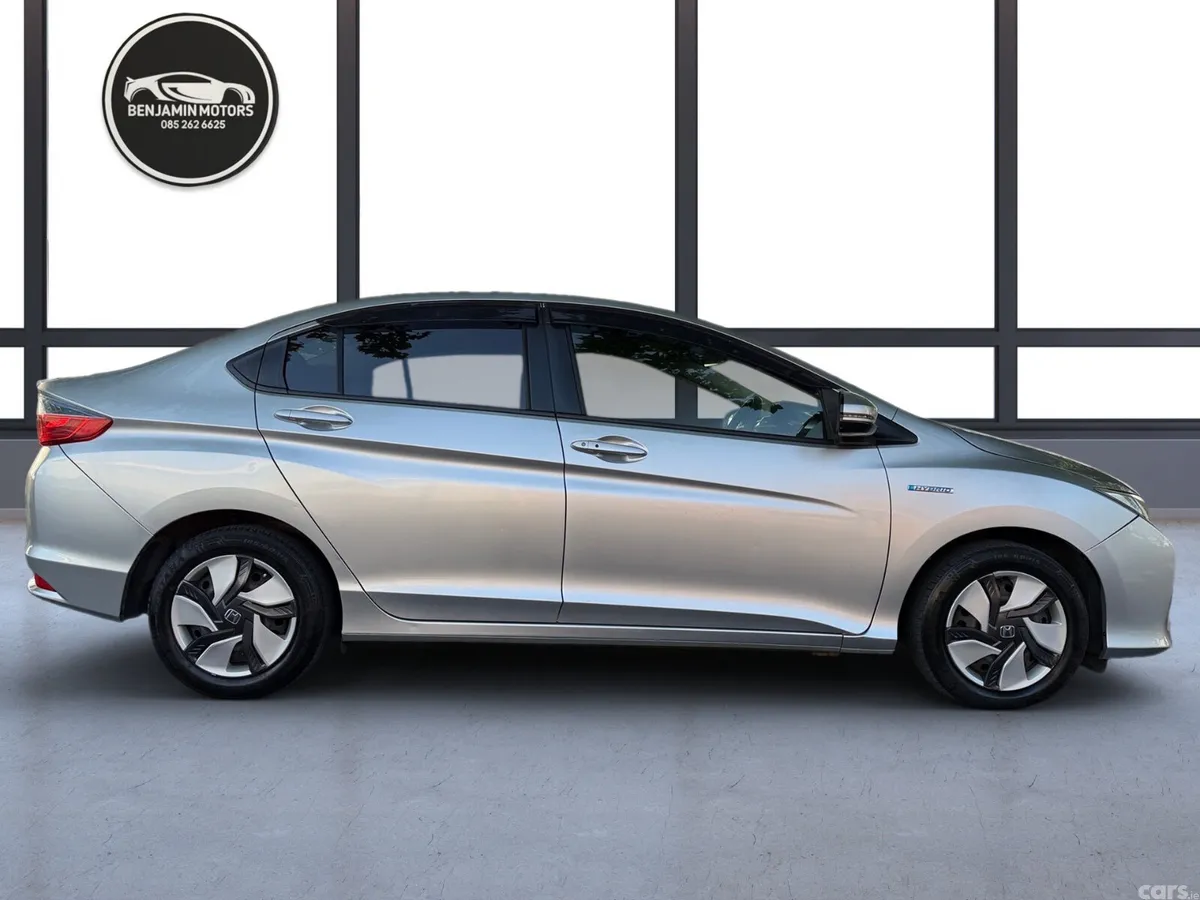 Honda Grace Saloon, Petrol Hybrid, 2016, Silver