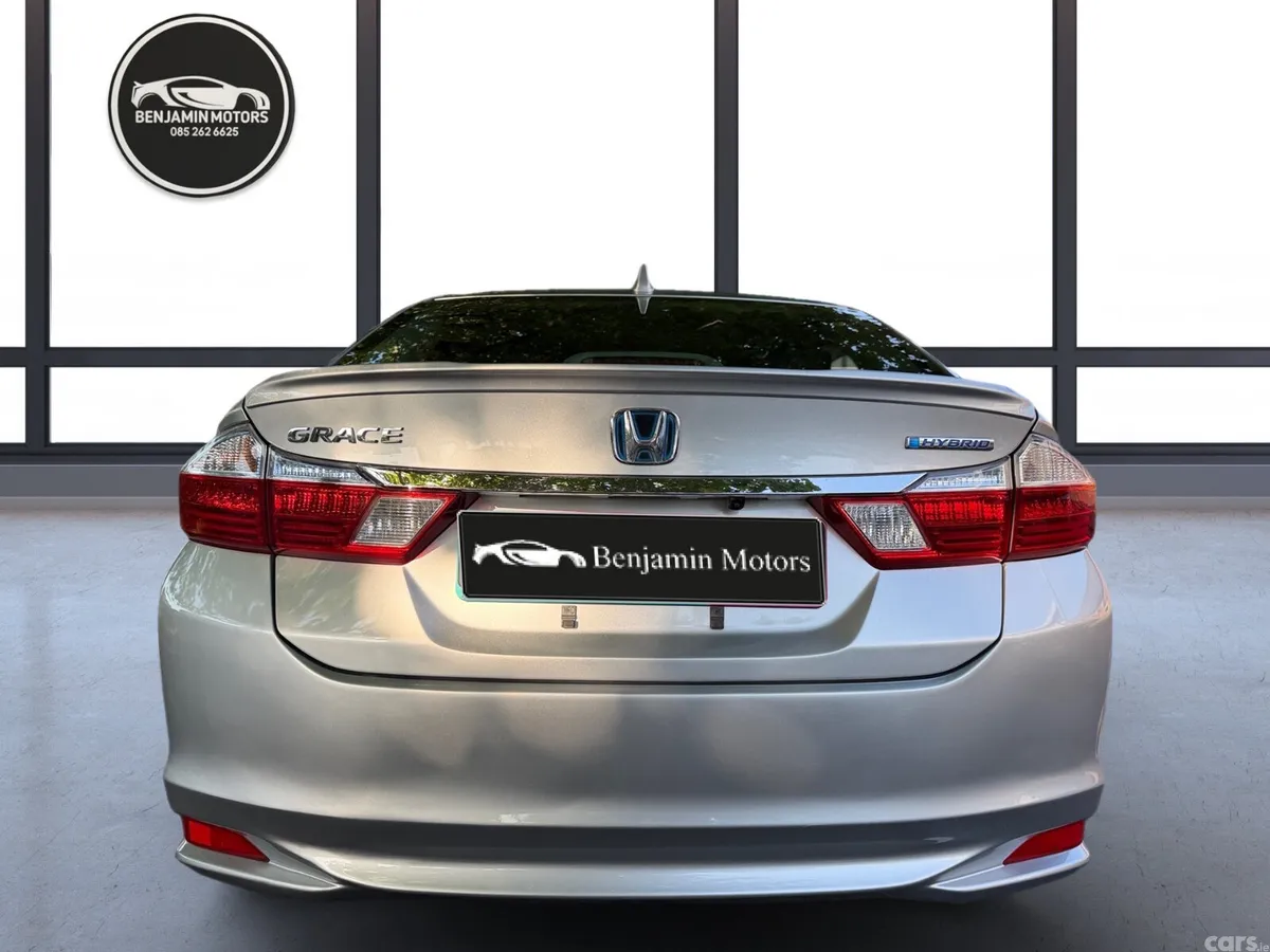 Honda Grace Saloon, Petrol Hybrid, 2016, Silver