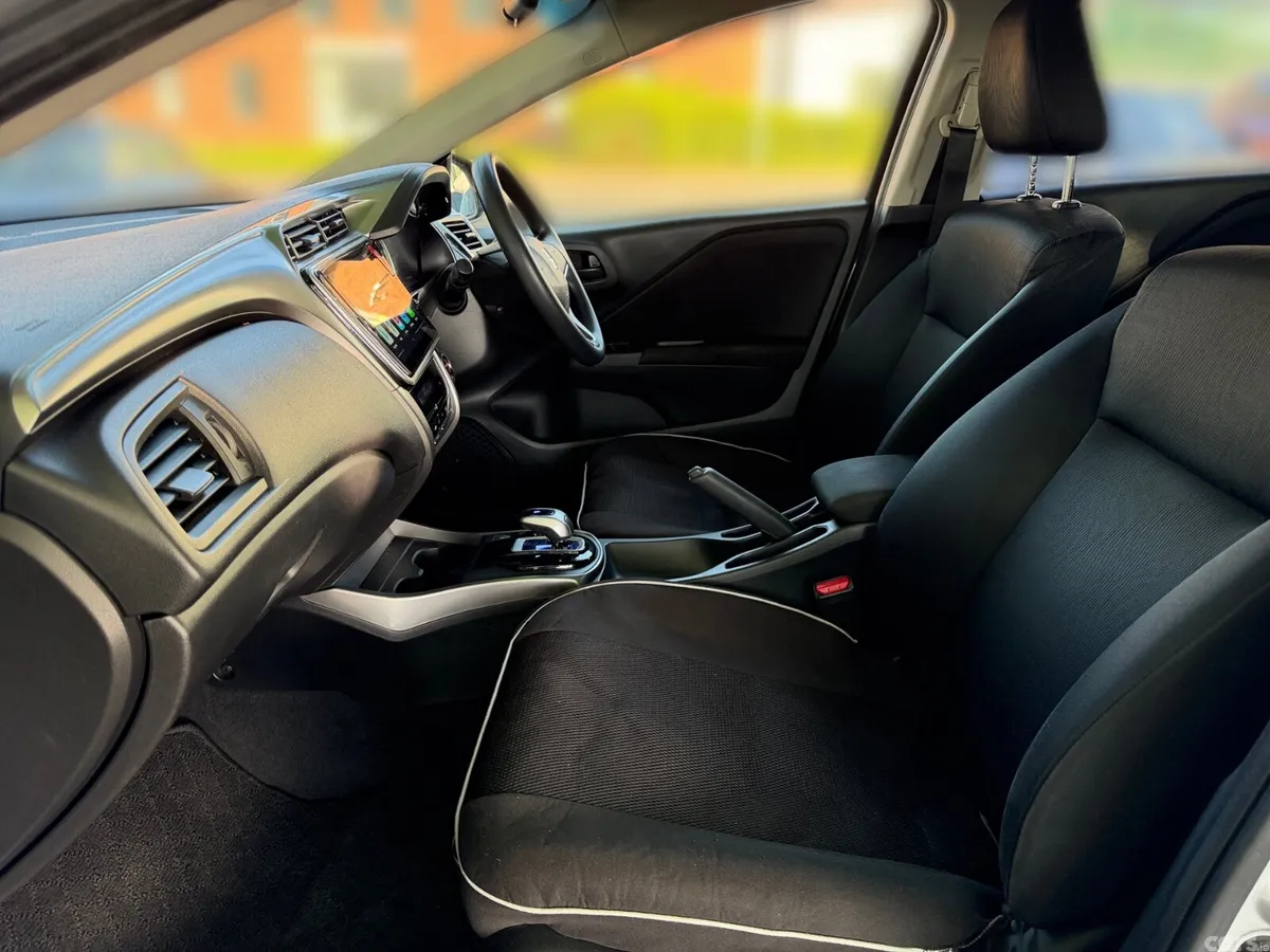 Honda Grace Saloon, Petrol Hybrid, 2016, Silver