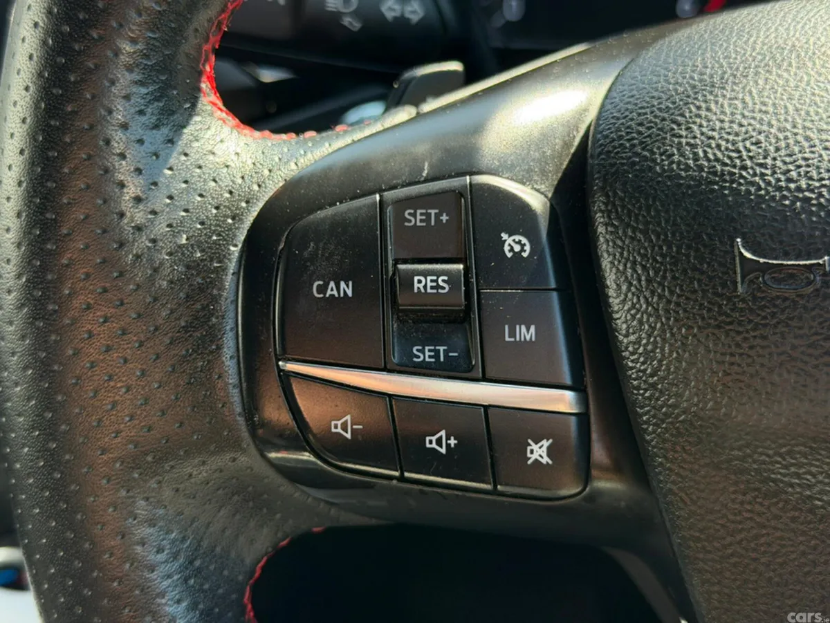 Ford Focus Hatchback, Diesel, 2020, Blue