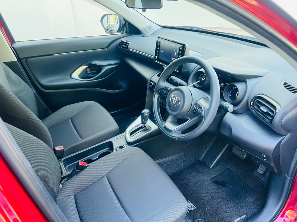 Toyota Yaris Cross Hatchback, Petrol Hybrid, 2021, Red