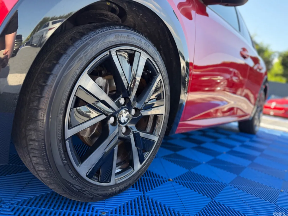 Peugeot 208 Hatchback, Petrol, 2021, Red