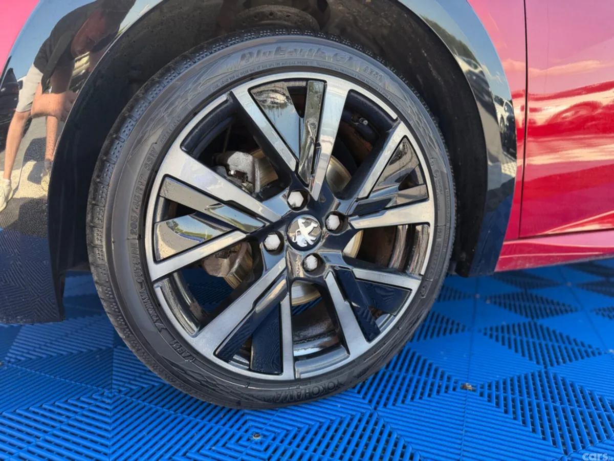 Peugeot 208 Hatchback, Petrol, 2021, Red