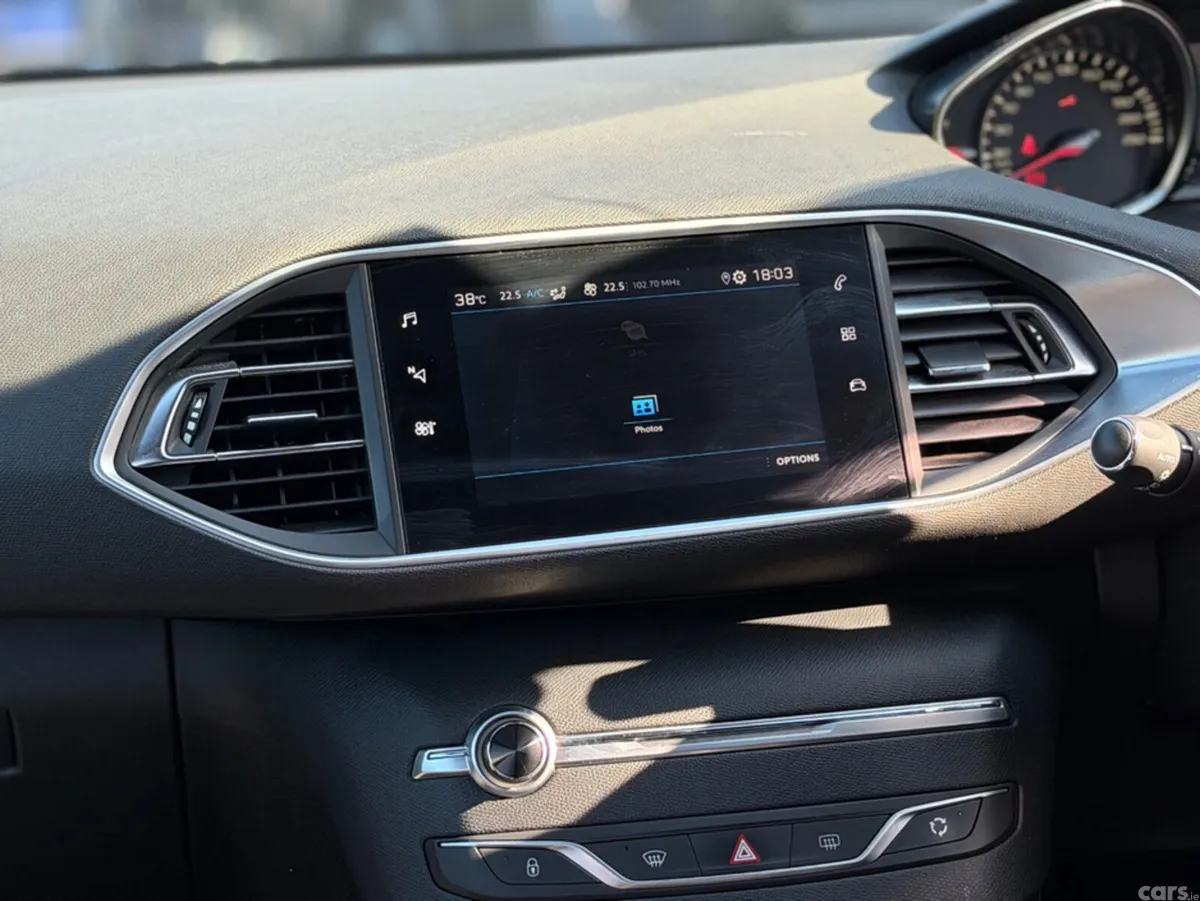 Peugeot 308 Hatchback, Diesel, 2020, Blue