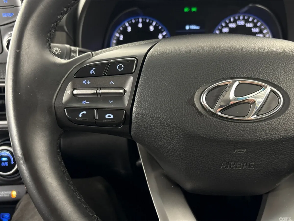 Hyundai KONA MPV, Petrol, 2019, Green