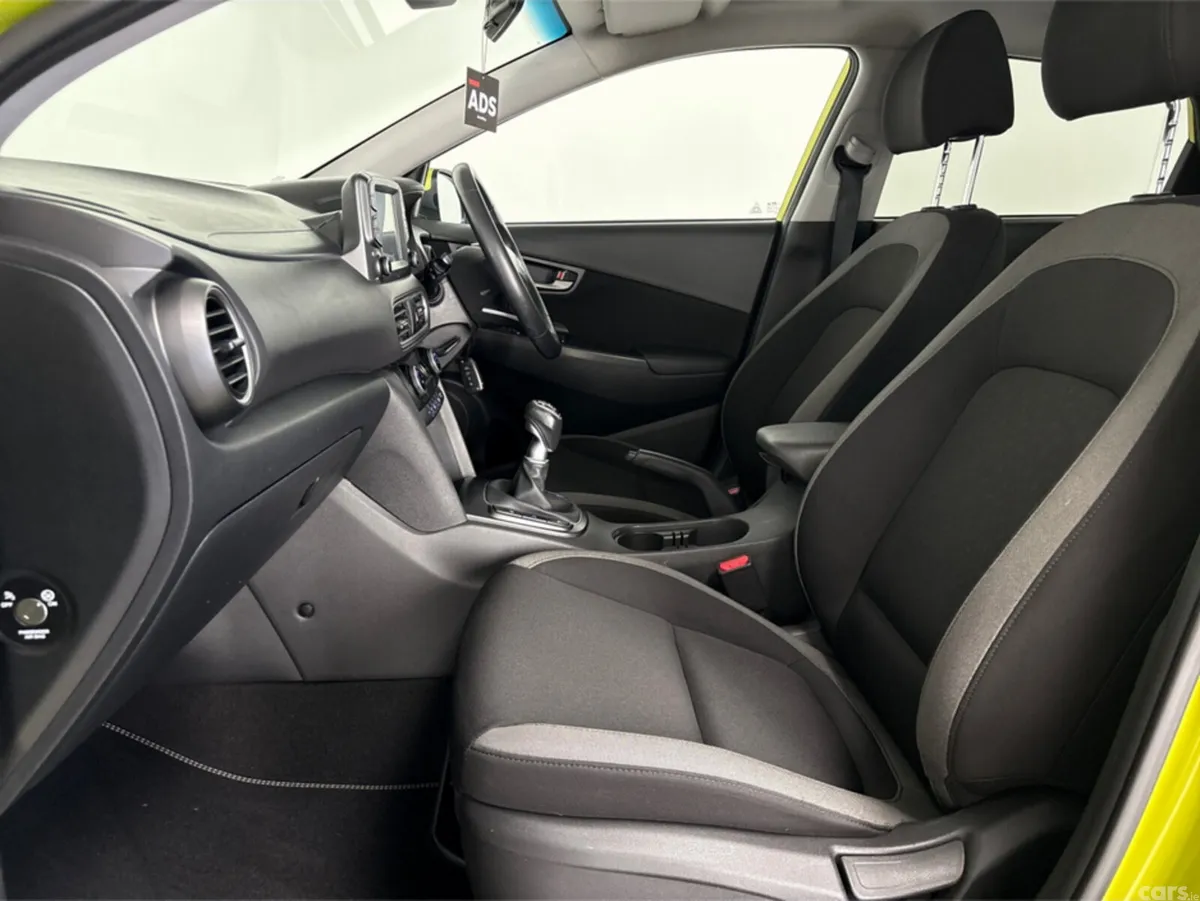 Hyundai KONA MPV, Petrol, 2019, Green