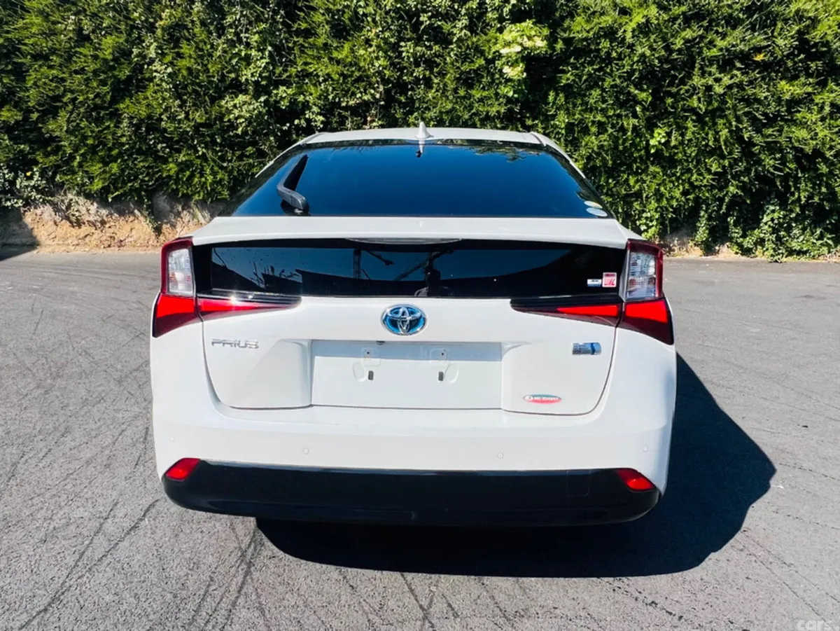 Toyota Prius Saloon, Petrol Hybrid, 2020, White