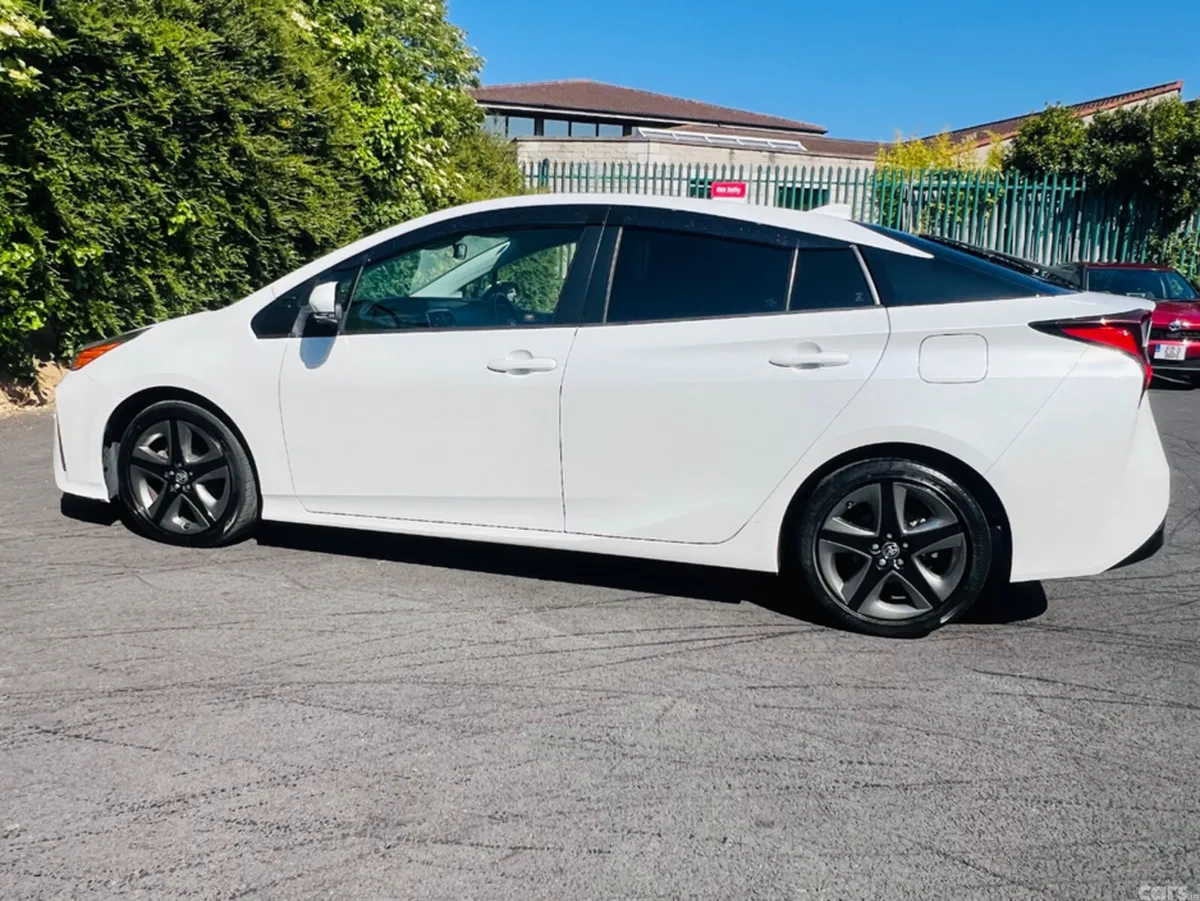 Toyota Prius Saloon, Petrol Hybrid, 2020, White