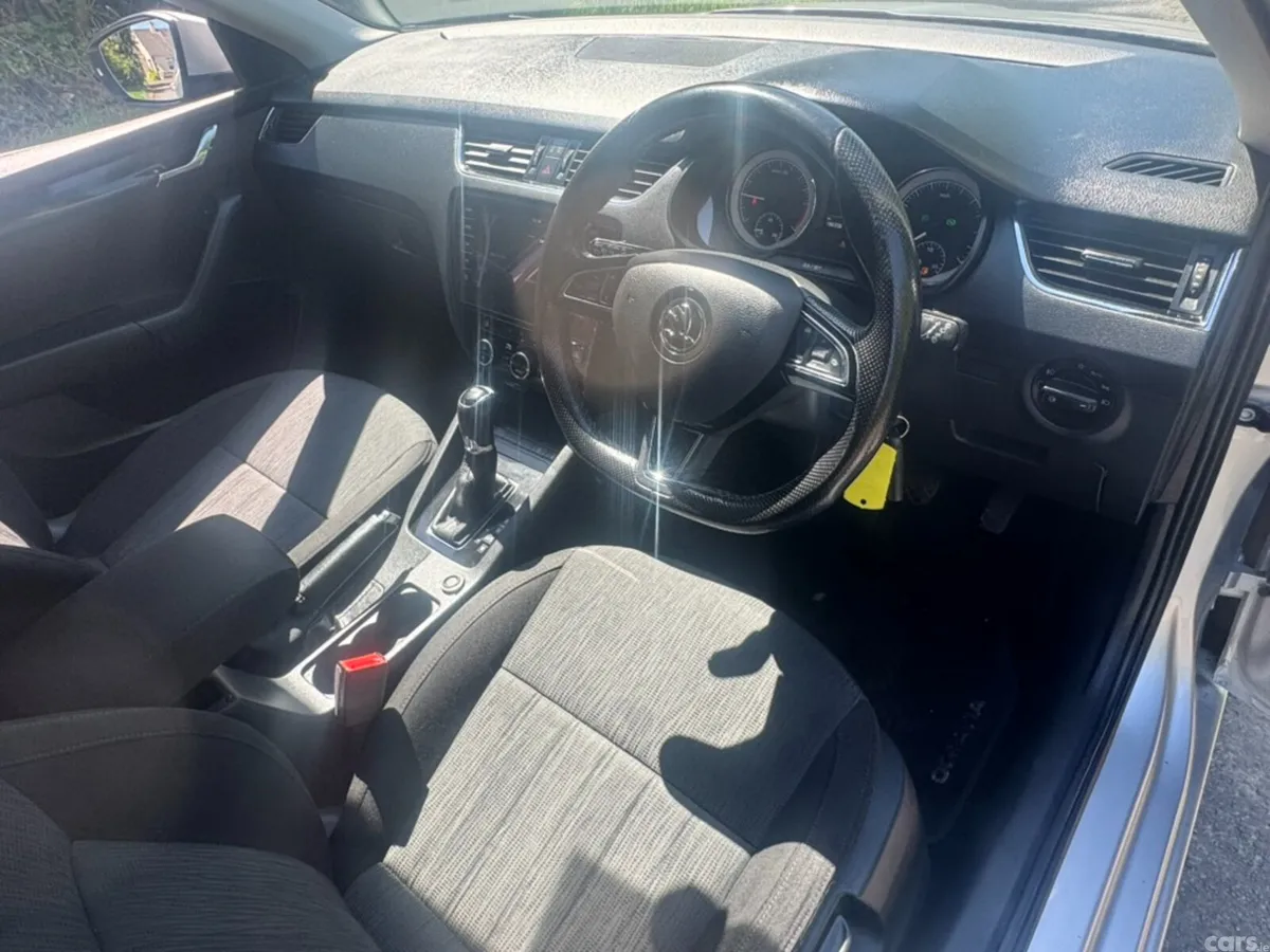 Skoda Octavia Saloon, Diesel, 2018, Grey