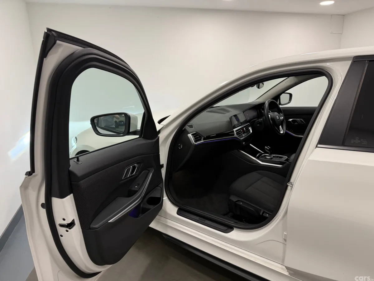 BMW 3-Series Saloon, Diesel, 2022, White