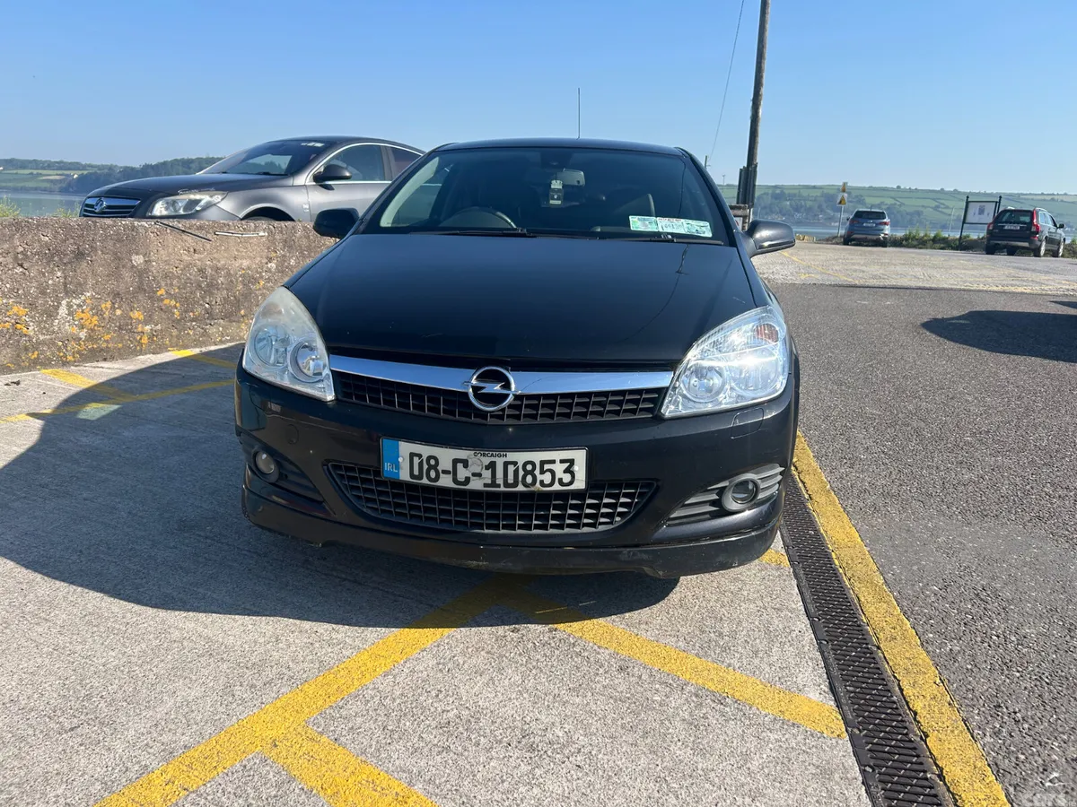 Opel Astra Hatchback, Petrol, 2008, Black