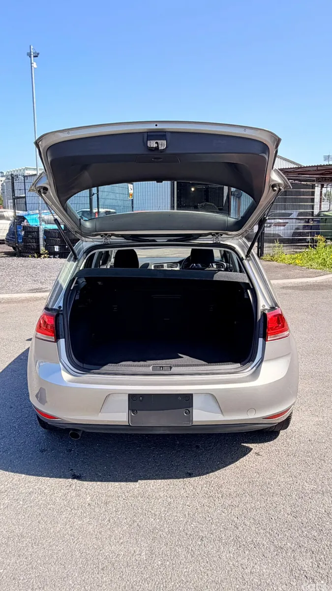 Volkswagen Golf Hatchback, Petrol, 2015, Silver