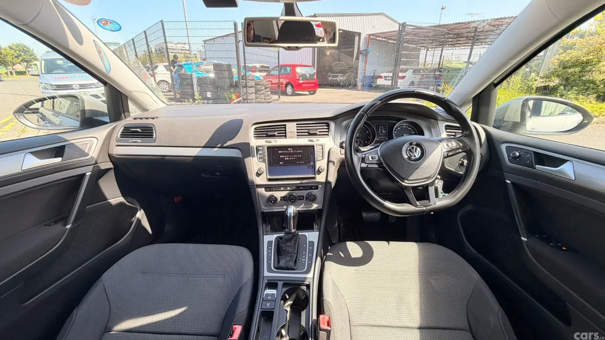 Volkswagen Golf Hatchback, Petrol, 2015, Silver