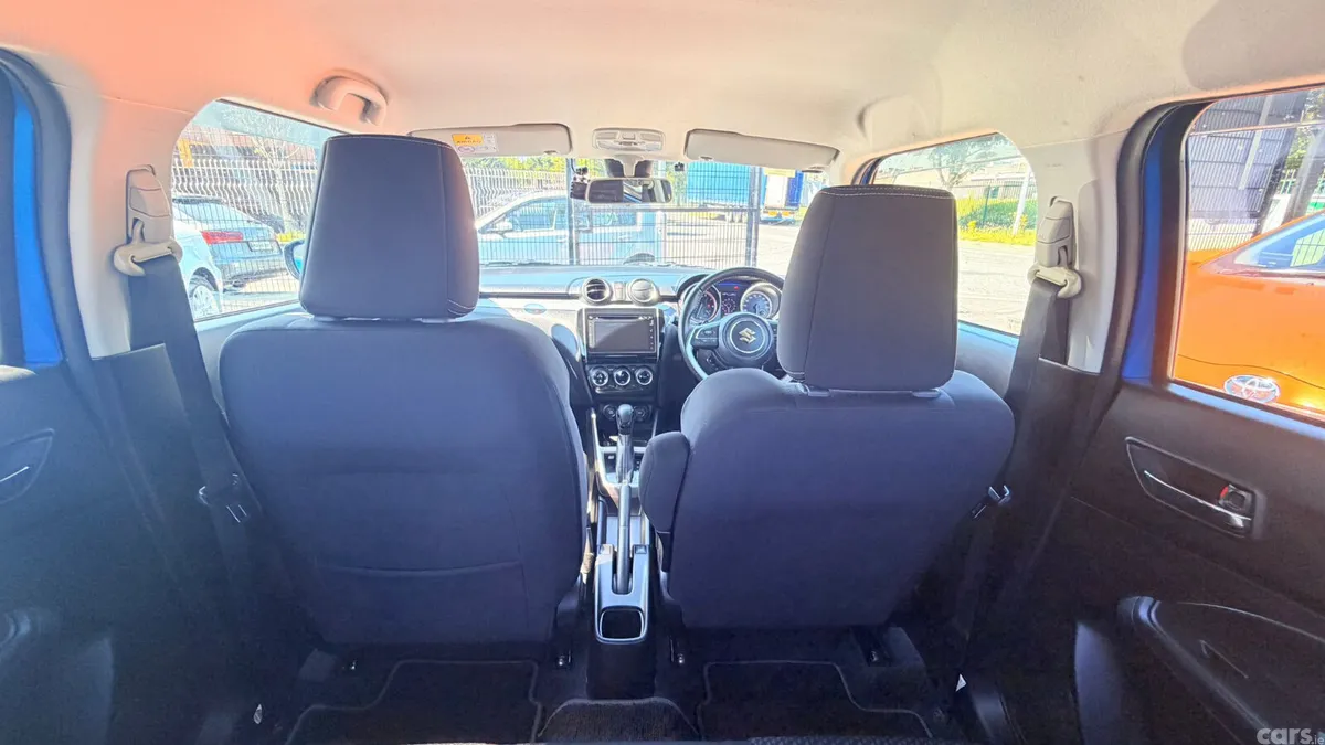 Suzuki Swift Hatchback, Petrol, 2017, Blue