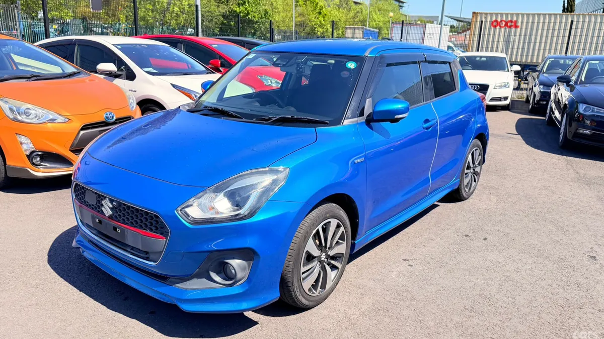 Suzuki Swift Hatchback, Petrol, 2017, Blue