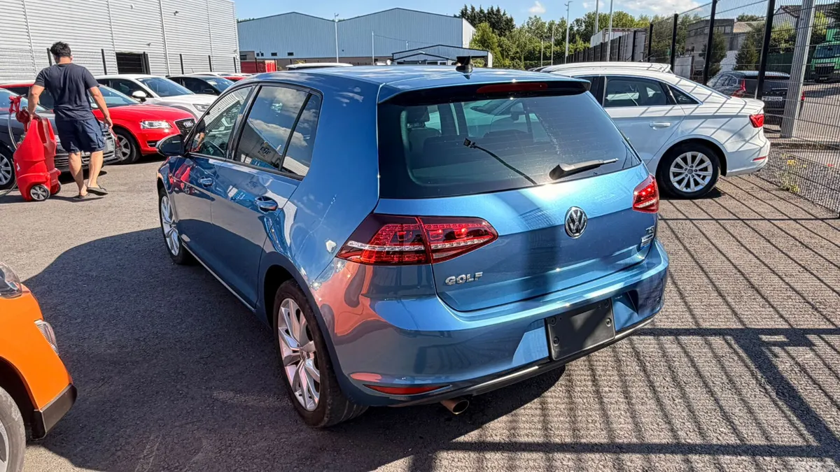 Volkswagen Golf Hatchback, Petrol, 2017, Blue
