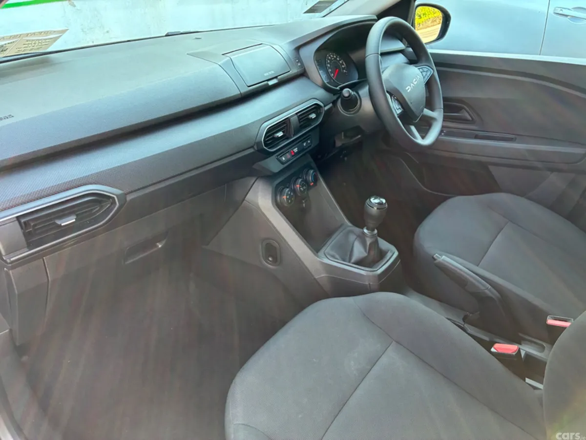 Dacia Sandero Hatchback, Petrol, 2024, Grey
