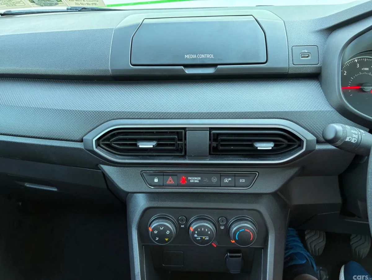 Dacia Sandero Hatchback, Petrol, 2024, Grey