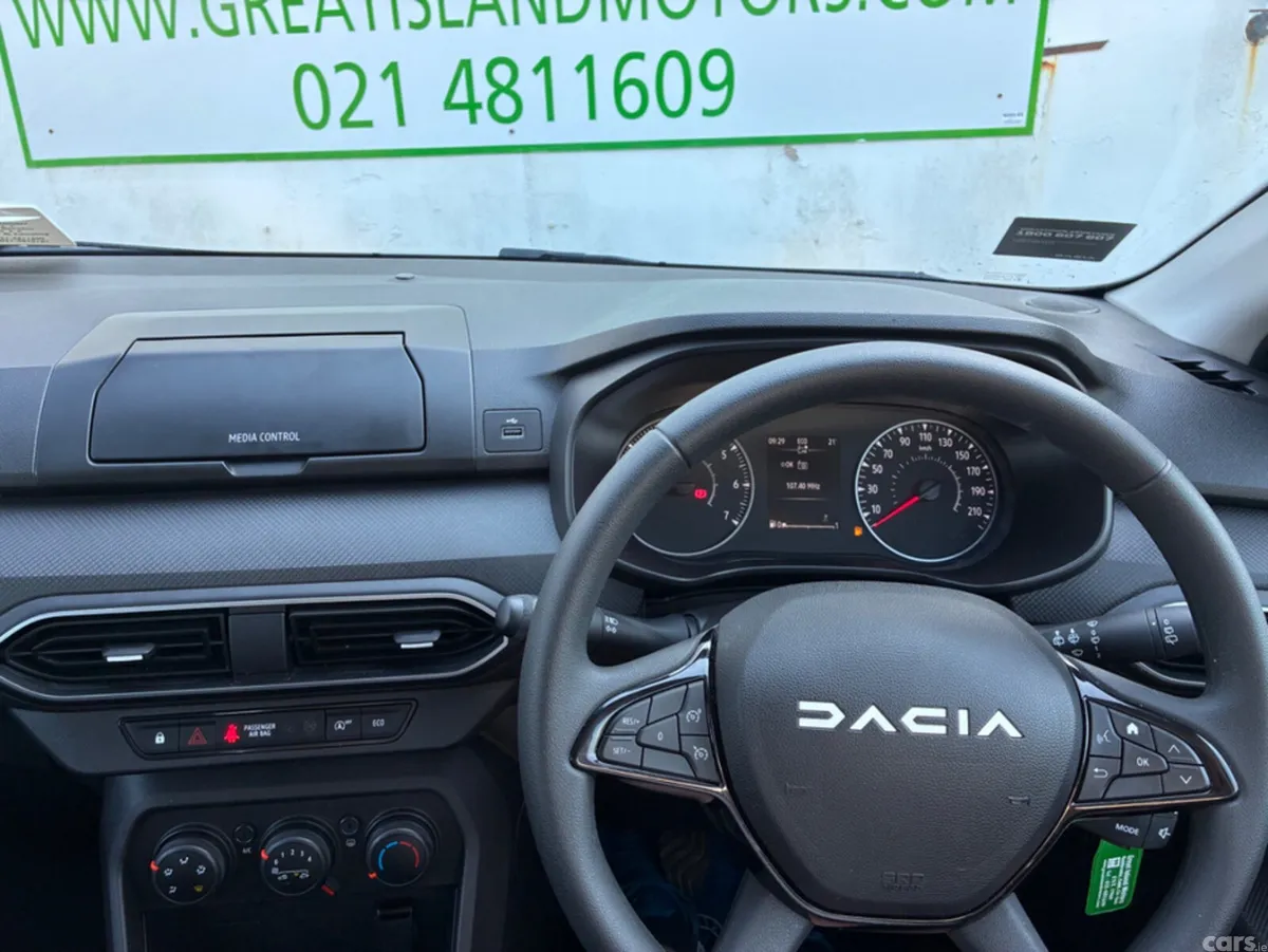 Dacia Sandero Hatchback, Petrol, 2024, Grey