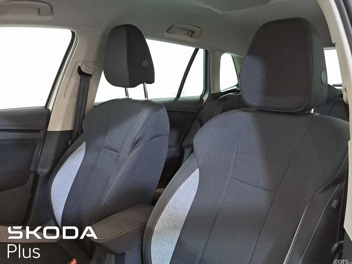 Skoda Kamiq Hatchback, Petrol, 2026, Silver