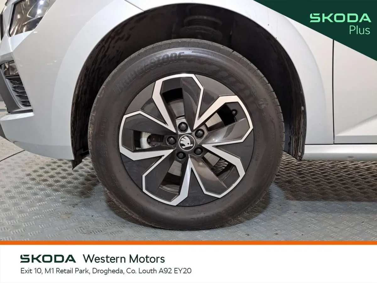 Skoda Kamiq Hatchback, Petrol, 2026, Silver