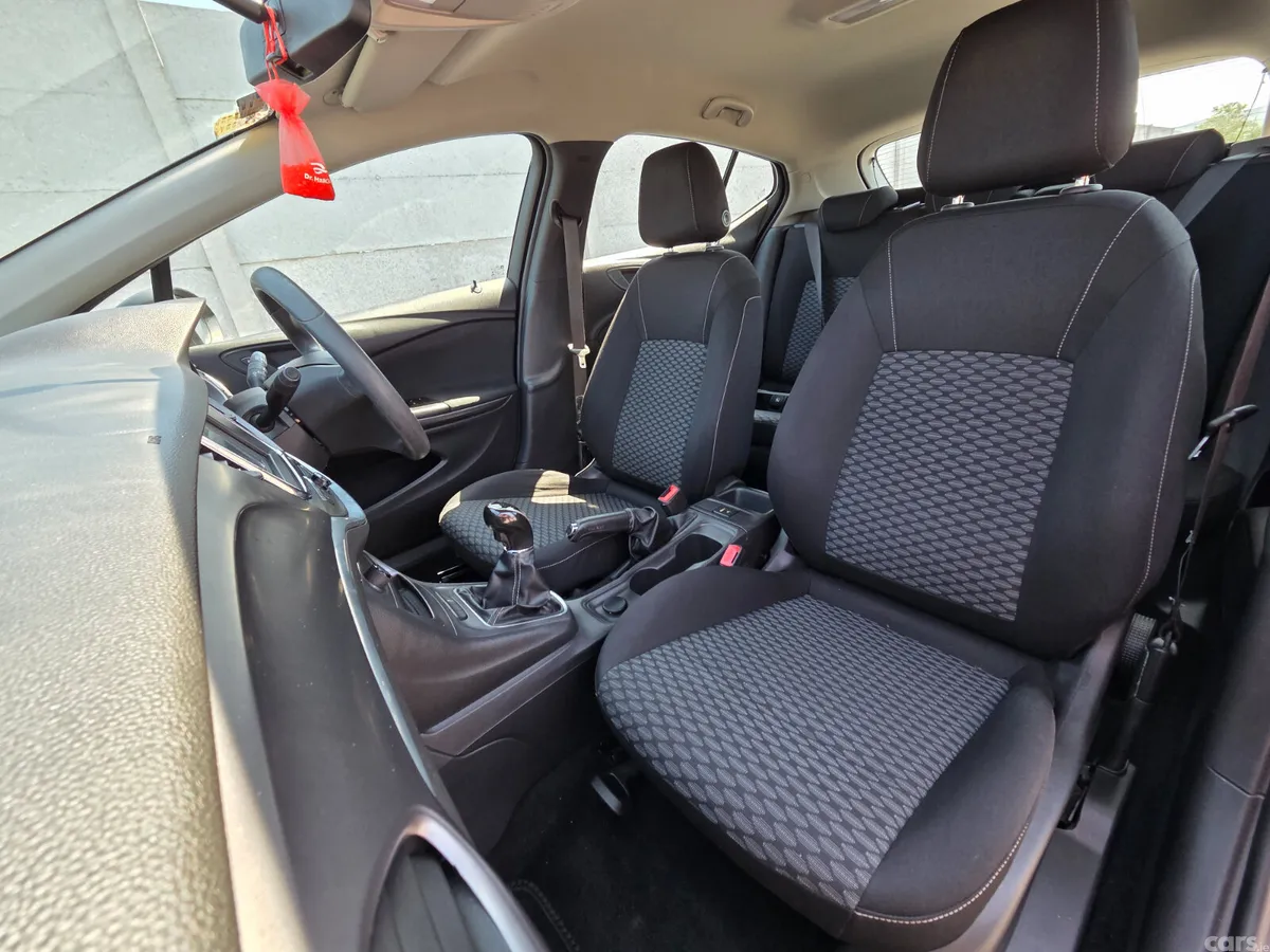 Opel Astra Hatchback, Diesel, 2016, Black
