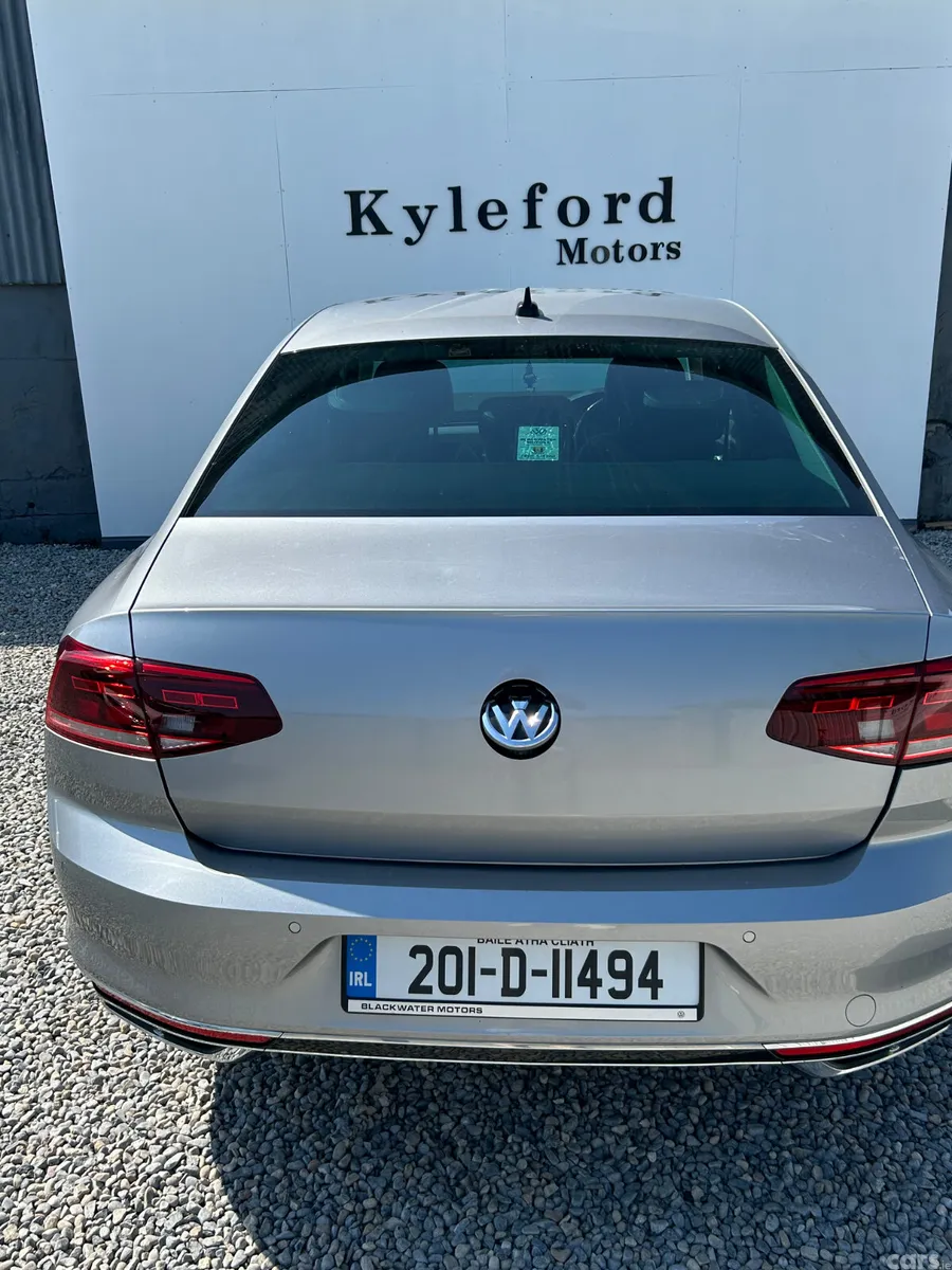 Volkswagen Passat Saloon, Diesel, 2020, Grey