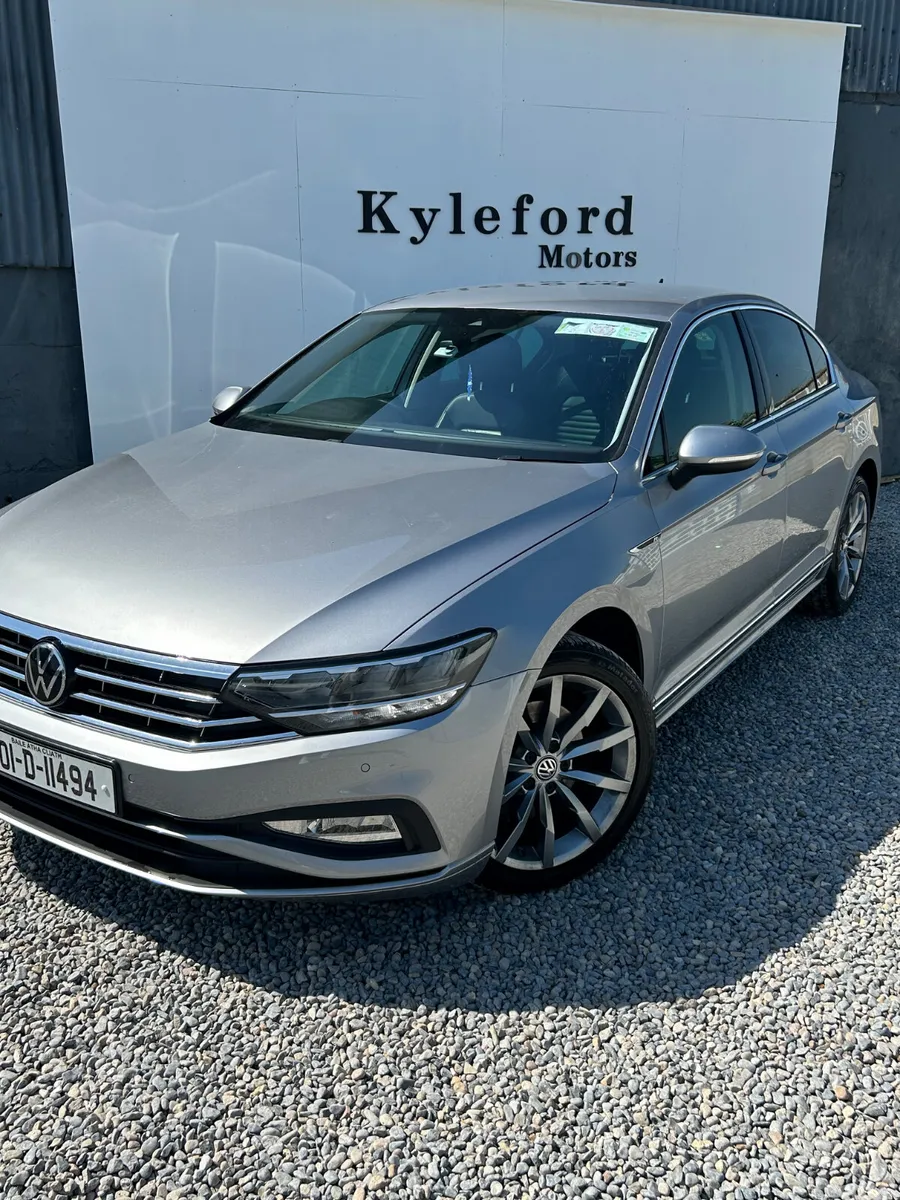Volkswagen Passat Saloon, Diesel, 2020, Grey