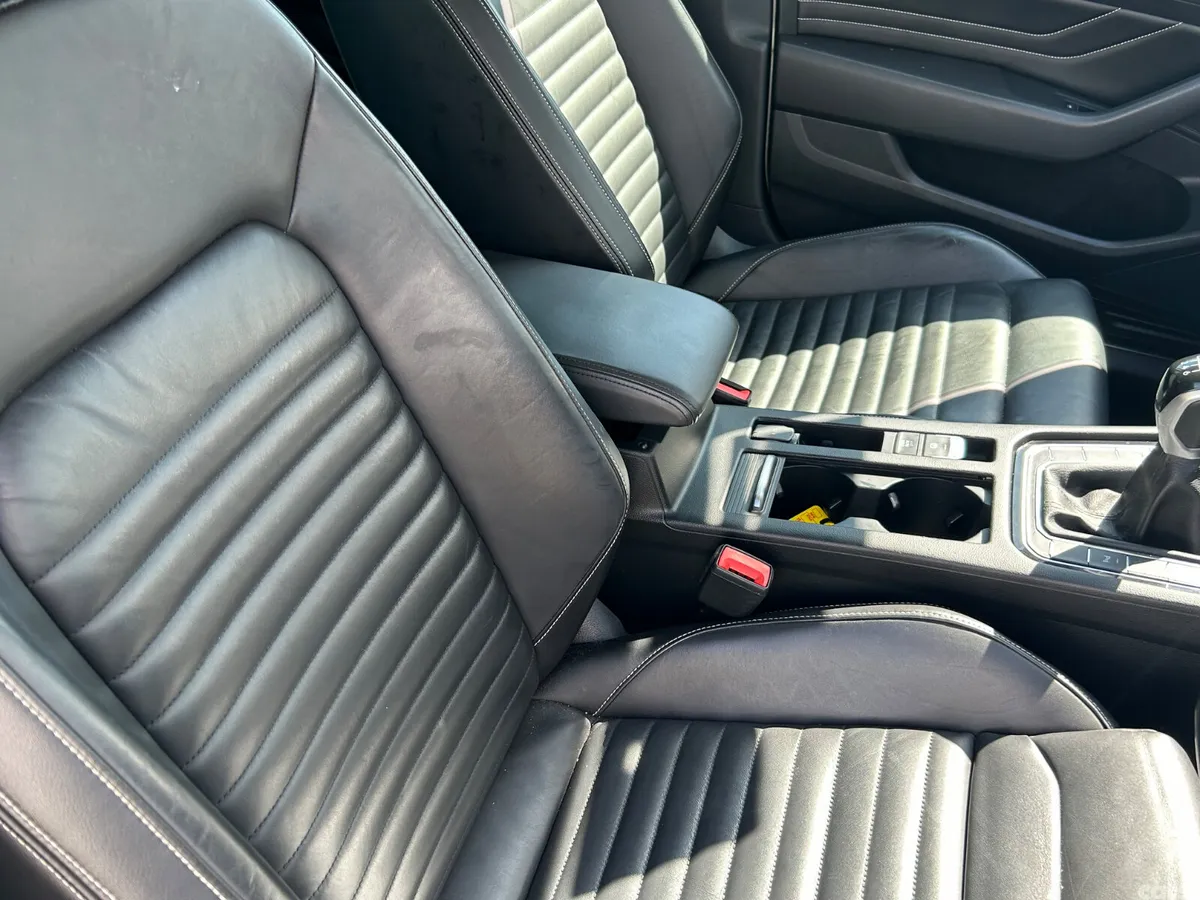 Volkswagen Passat Saloon, Diesel, 2020, Grey
