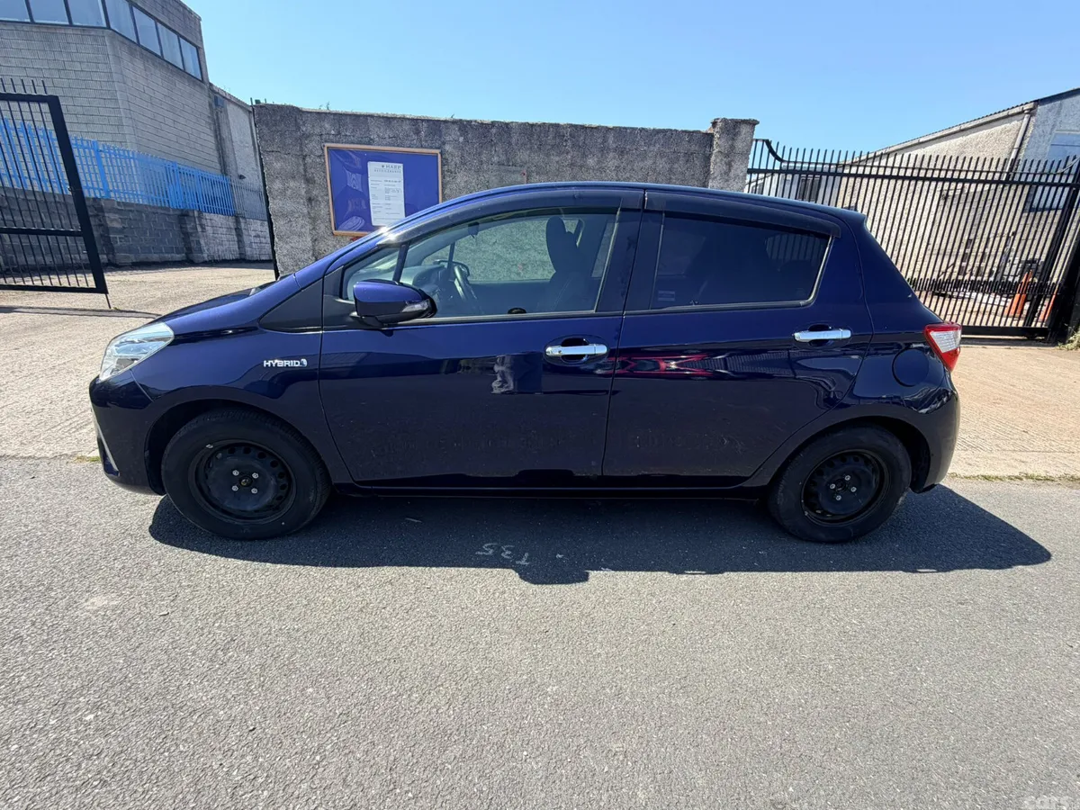 Toyota Vitz Hatchback, Petrol Hybrid, 2019, Blue