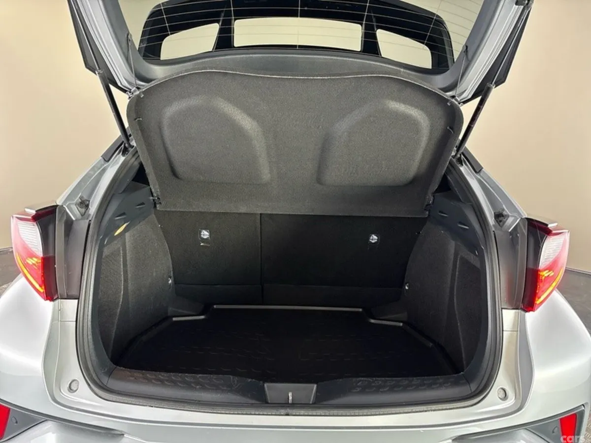 Toyota C-HR SUV, Petrol Hybrid, 2023, Grey