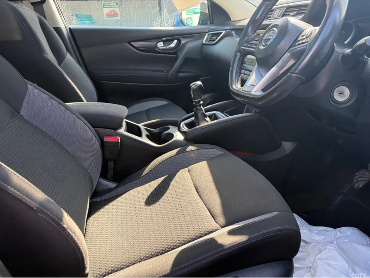 Nissan Qashqai MPV, Diesel, 2018, Grey