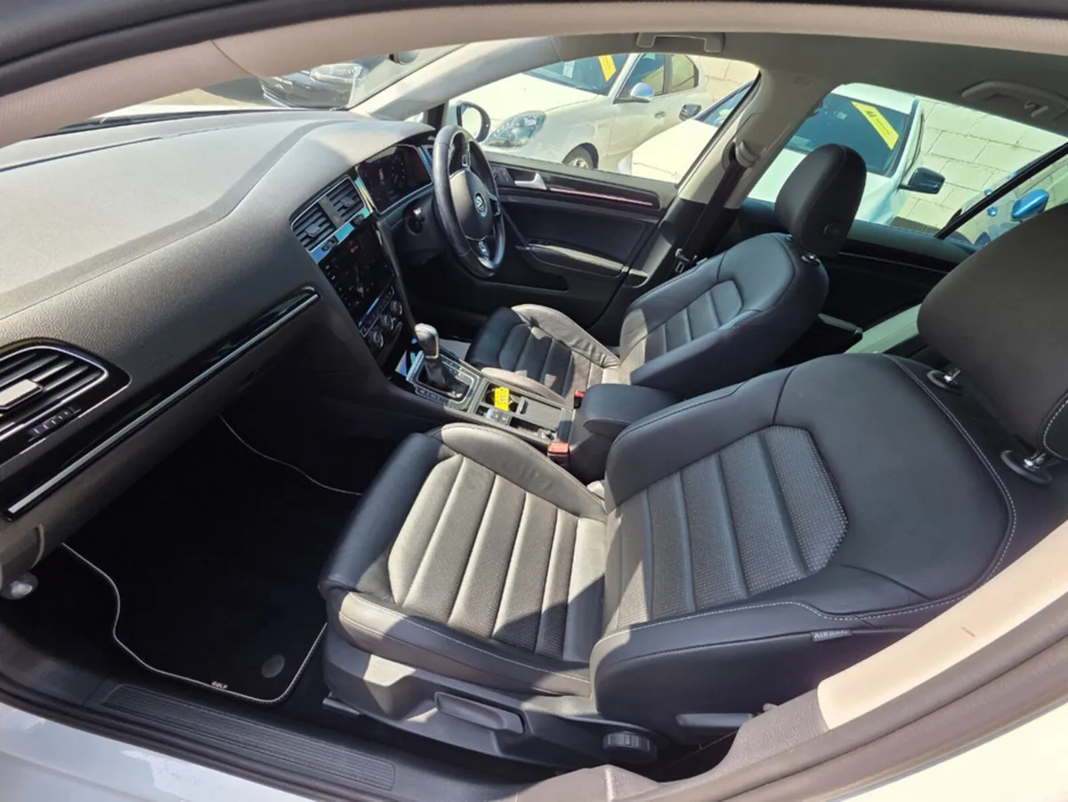 Volkswagen Golf Hatchback, Diesel, 2019, White