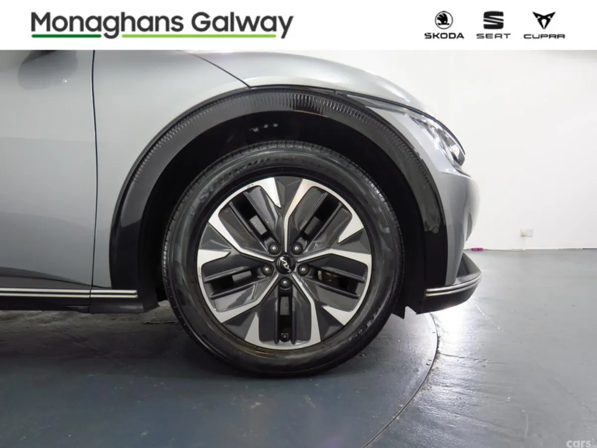 Kia EV6 MPV, Electric, 2022, Grey