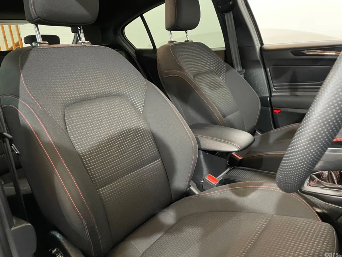 Ford Focus Hatchback, Petrol, 2023, Grey