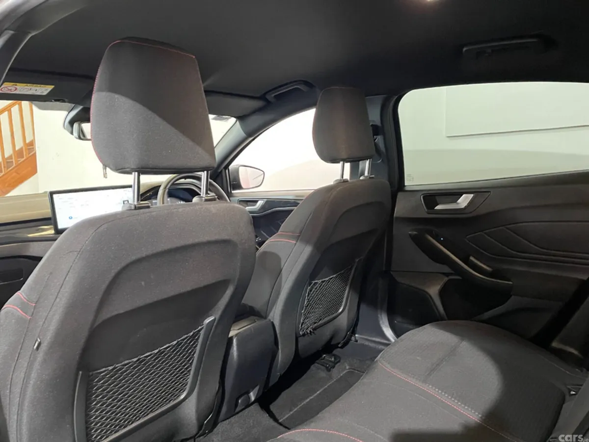 Ford Focus Hatchback, Petrol, 2023, Grey
