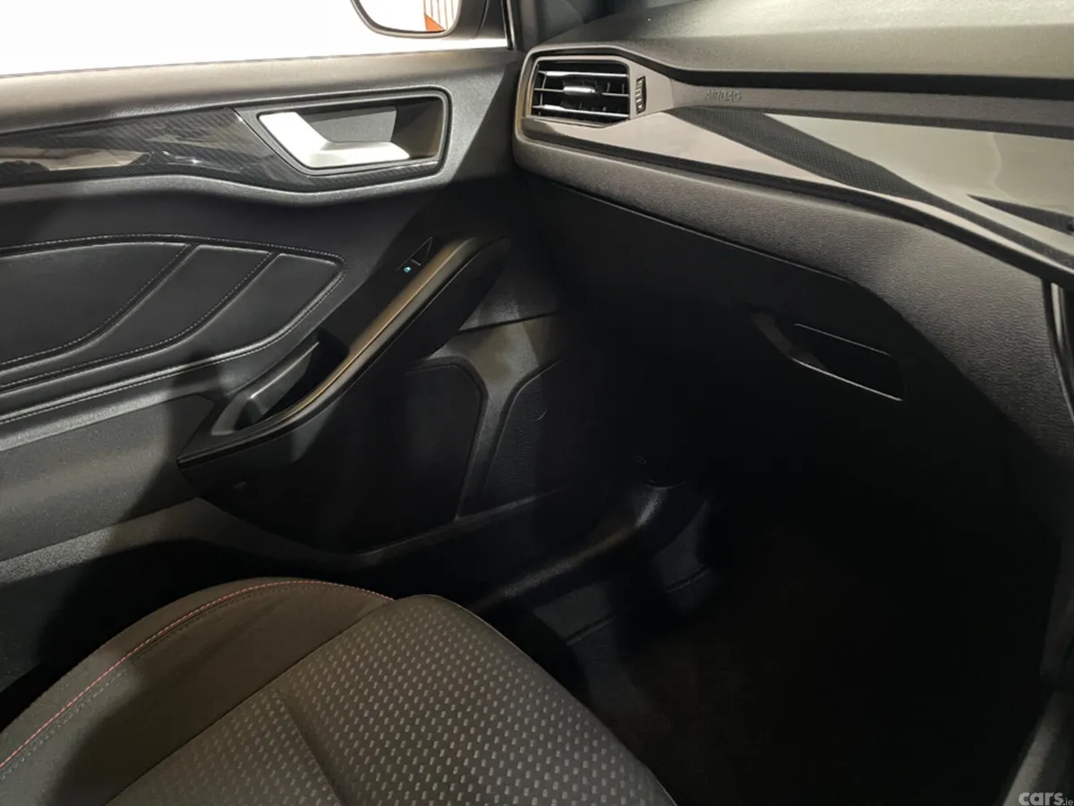 Ford Focus Hatchback, Petrol, 2023, Grey