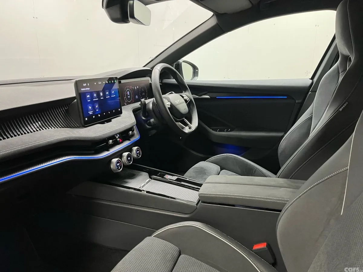 Skoda Superb Saloon, Diesel, 2026, Grey