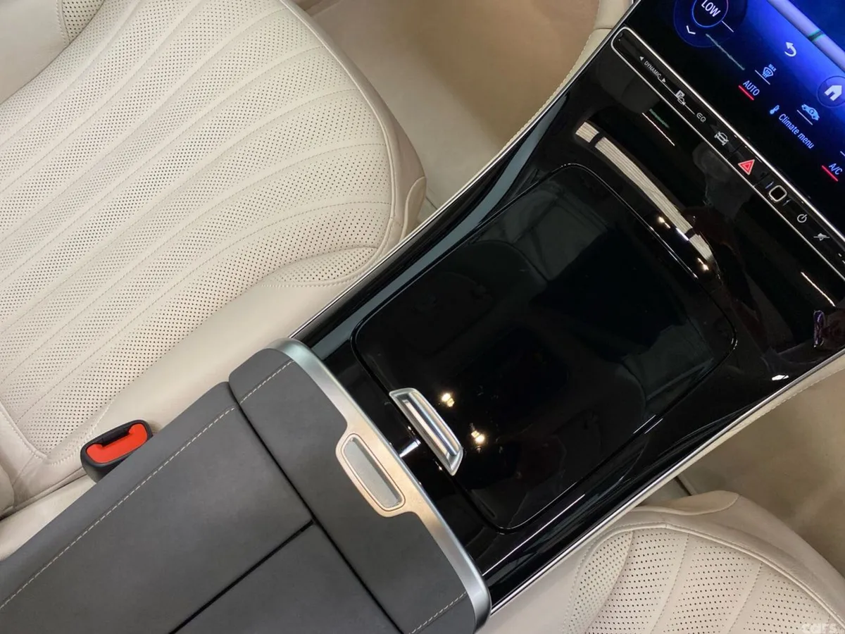 Mercedes-Benz EQS SUV, Electric, 2025, Grey