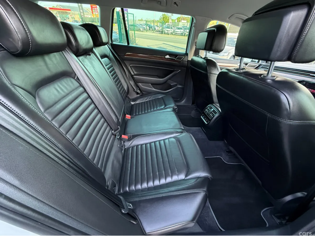 Volkswagen Passat Estate, Diesel, 2018, White