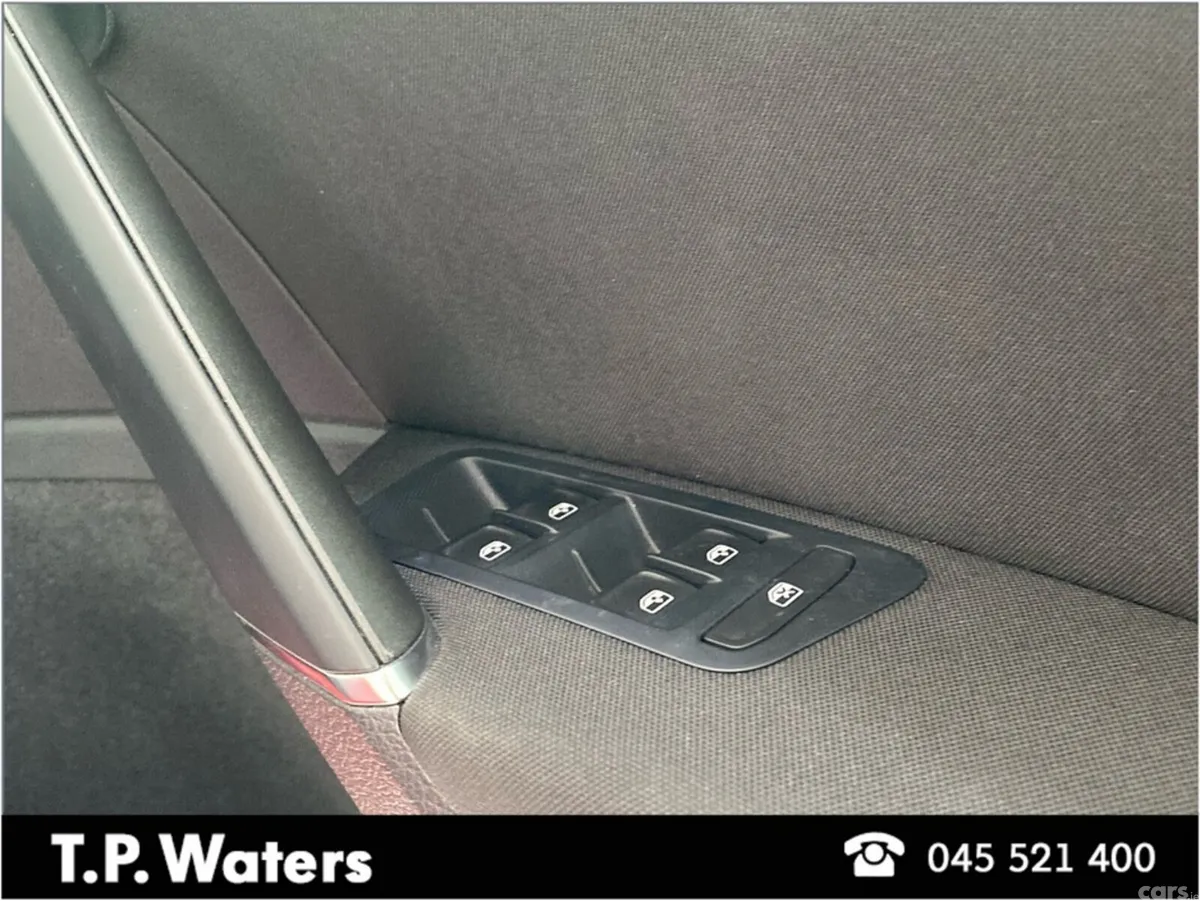 Volkswagen Golf Hatchback, Petrol, 2018, Red