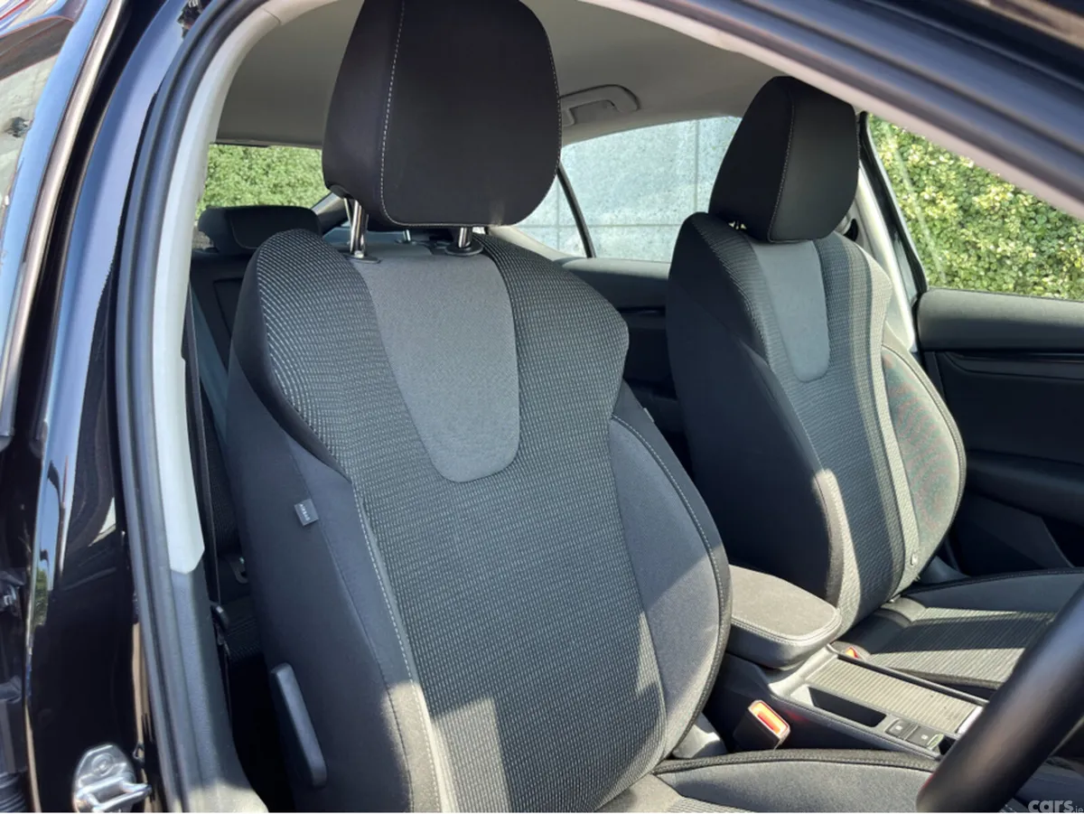 Skoda Octavia Saloon, Diesel, 2024, Black