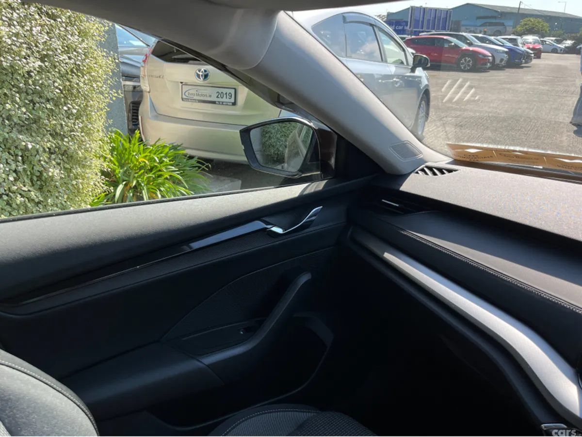 Skoda Octavia Saloon, Diesel, 2024, Black