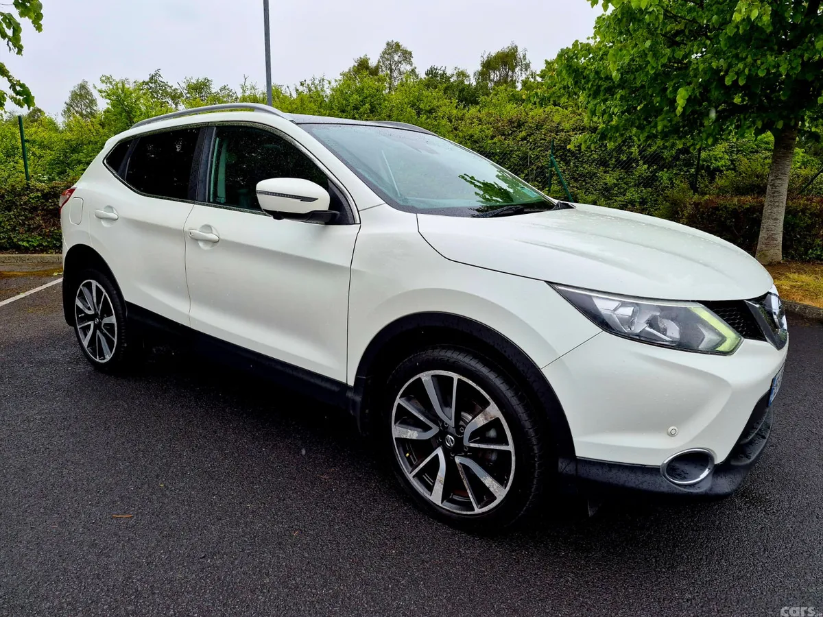 Nissan Qashqai Hatchback, Diesel, 2015, White