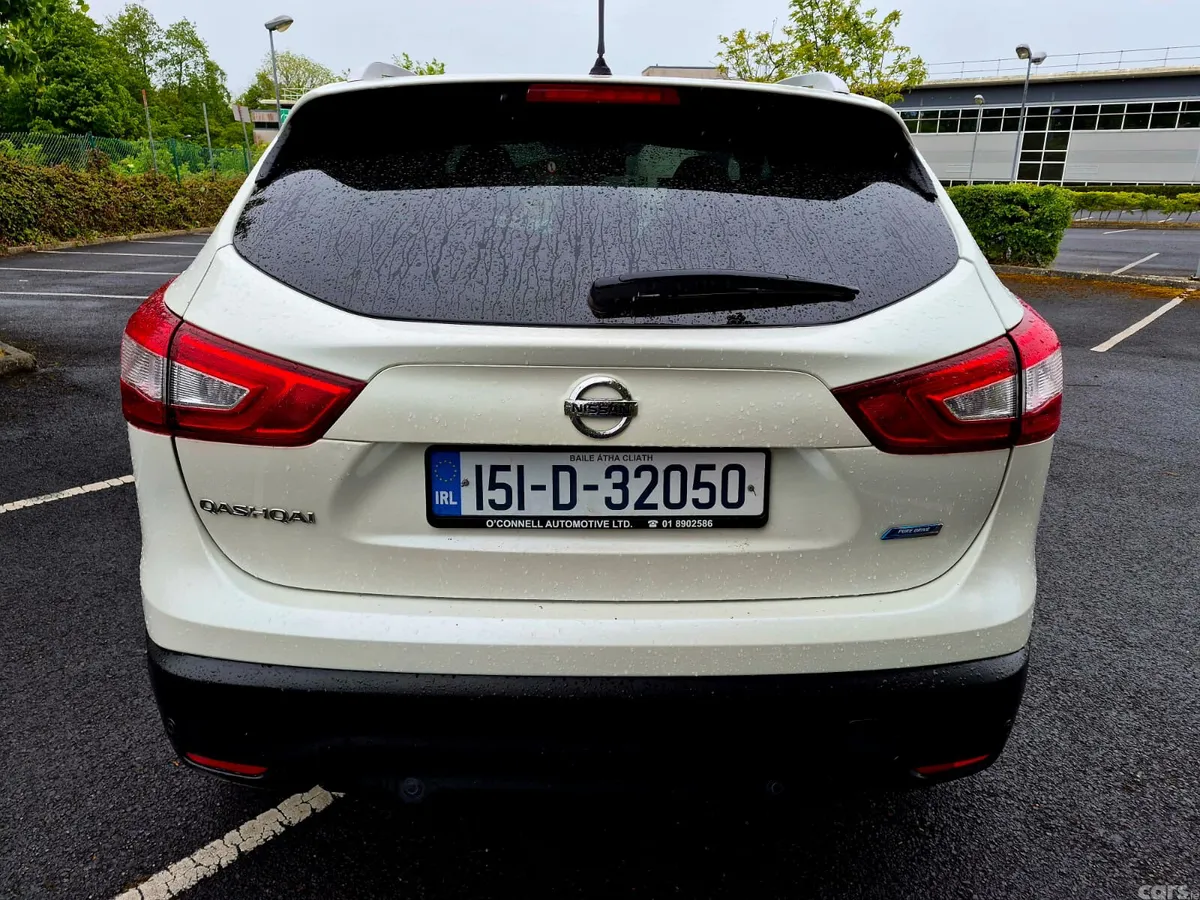 Nissan Qashqai Hatchback, Diesel, 2015, White