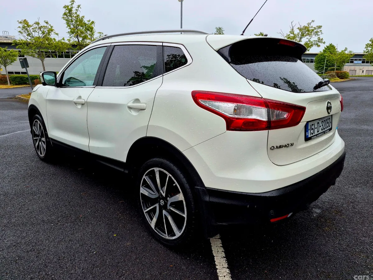 Nissan Qashqai Hatchback, Diesel, 2015, White