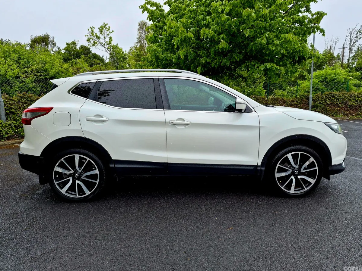 Nissan Qashqai Hatchback, Diesel, 2015, White